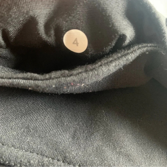 Lululemon black pants  woman’s size 4 with removable belt - Picture 7 of 10